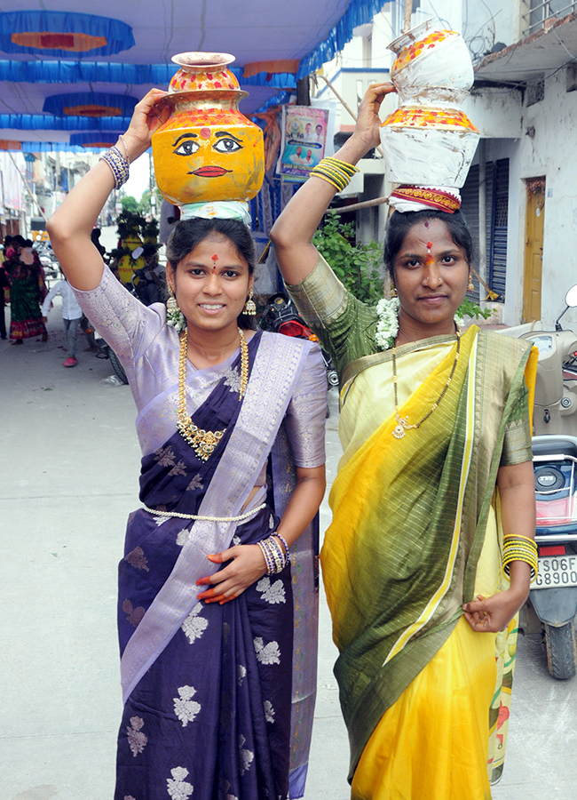 Bonalu_202026_20Celebrations_20Mahbubnagar_20Telangana__20_2816_29.jpg 16