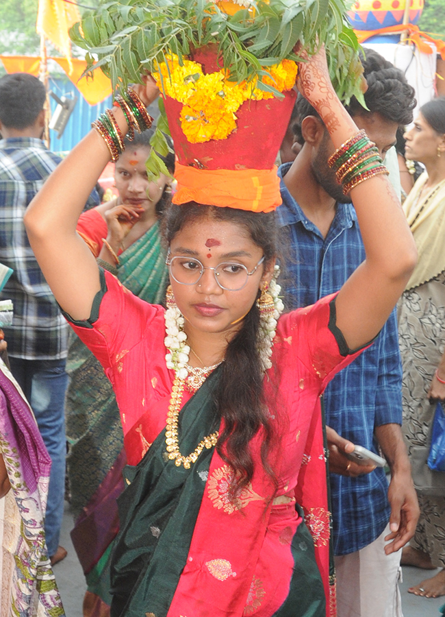 Bonalu_202026_20Celebrations_20Mahbubnagar_20Telangana__20_2820_29.jpg 20