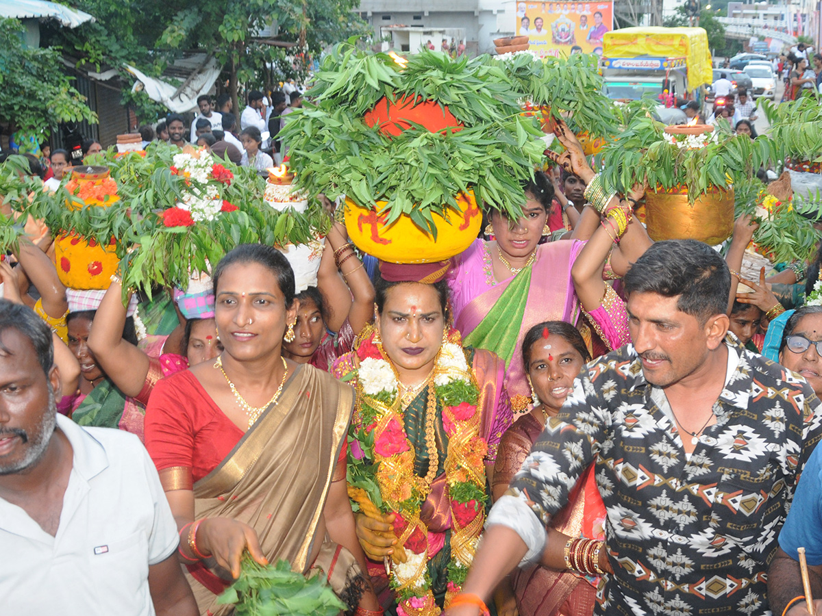 Bonalu_202026_20Celebrations_20Mahbubnagar_20Telangana__20_2825_29.jpg 25