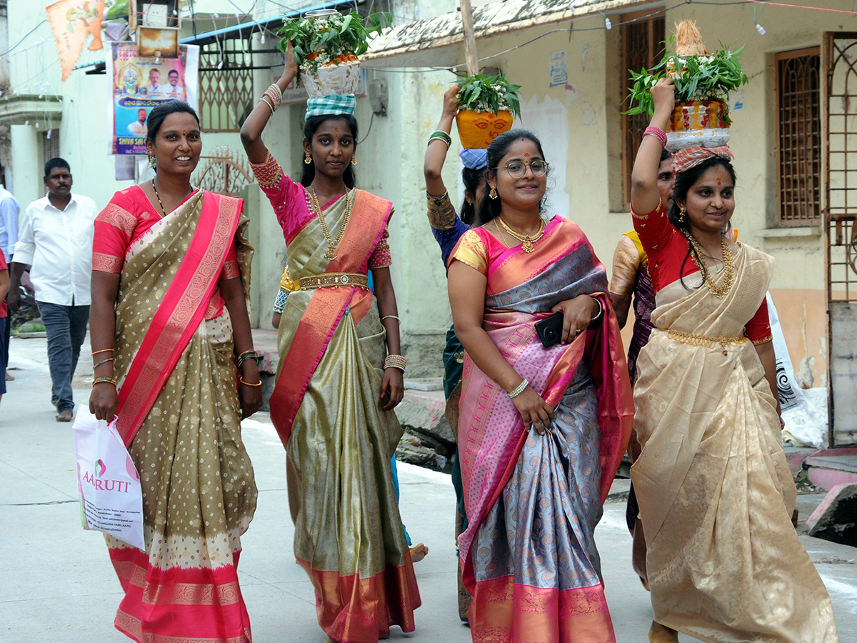 Bonalu_202026_20Celebrations_20Mahbubnagar_20Telangana__20_283_29.jpg 3