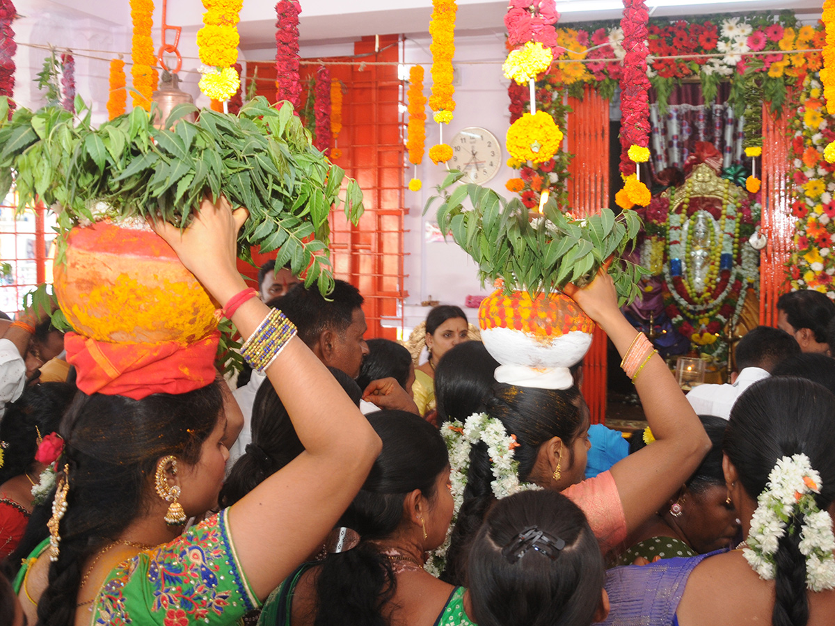 Bonalu_202026_20Celebrations_20Mahbubnagar_20Telangana__20_288_29.jpg 8