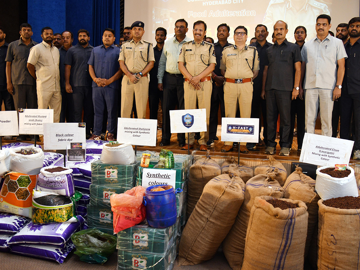 Fake_20Spices_20Seized_20in_20Hyderabad_20HD_20Photos__20_2813_29.jpg 14