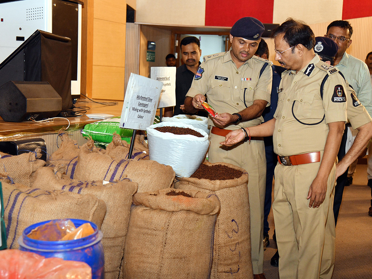 Fake_20Spices_20Seized_20in_20Hyderabad_20HD_20Photos__20_283_29.jpg 3