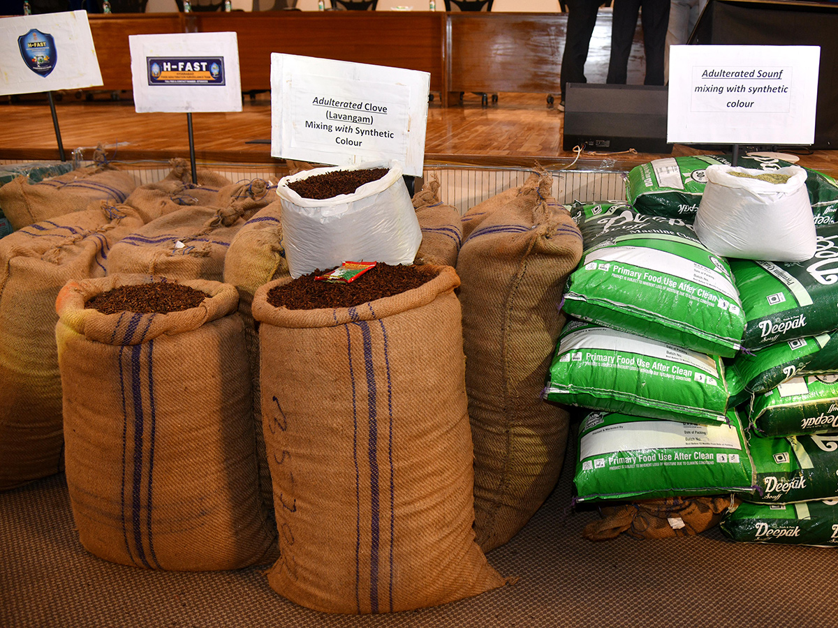 Fake_20Spices_20Seized_20in_20Hyderabad_20HD_20Photos__20_287_29.jpg 8