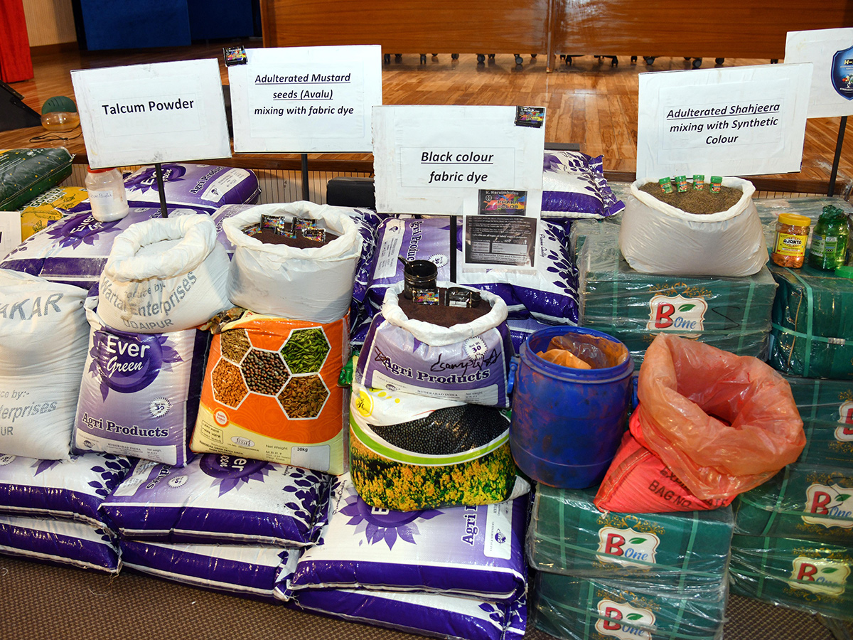 Fake_20Spices_20Seized_20in_20Hyderabad_20HD_20Photos__20_288_29.jpg 9
