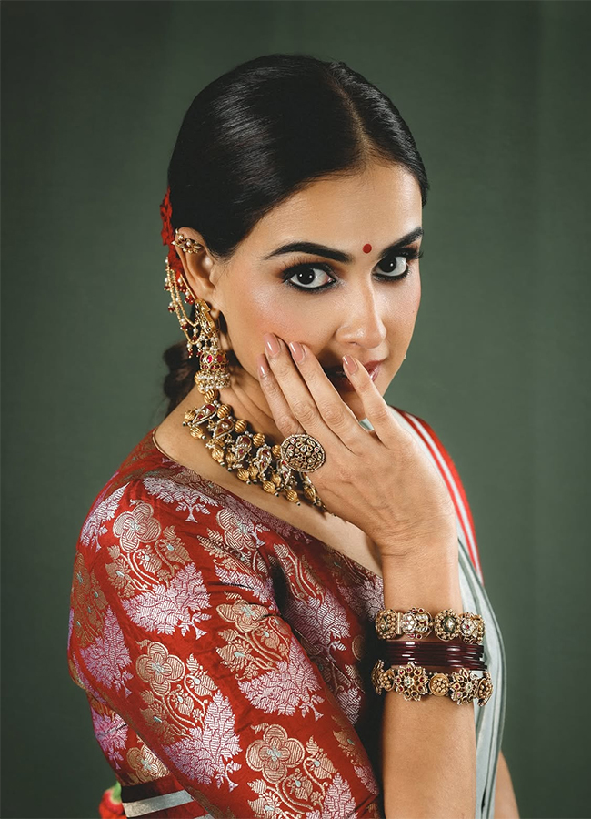 Indian_20Actress_20Genelia_20Birthday_20Photos__20_2811_29.jpg 11