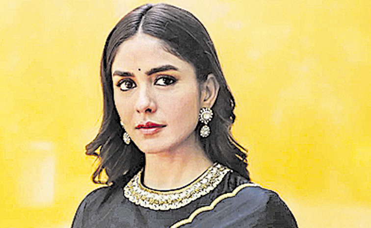 Mrunal-takur.jpg