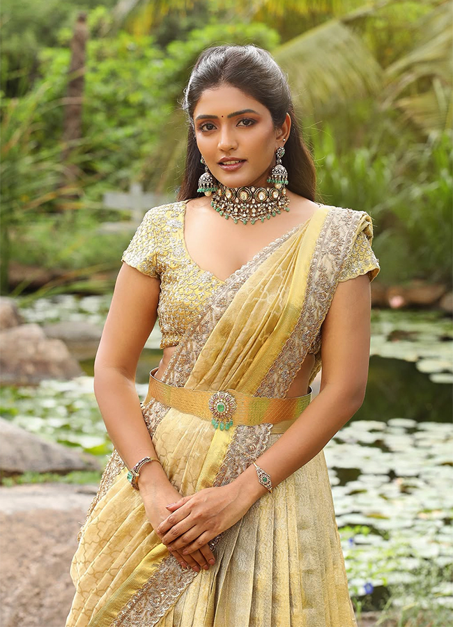 Tollywood_20Actress_20Eesha_20Rebba_20Latest_20Photos_20Viral__20_283_29.jpg 3