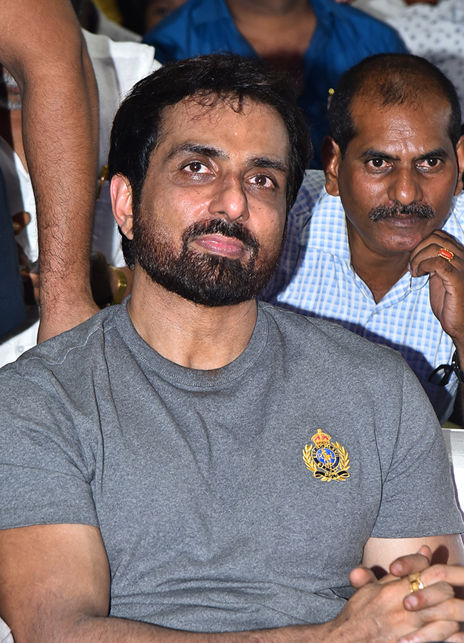 Anakapalli_20Movie_20Pre_20Release_20Event_20HD_20Photos__20_2815_29.jpg 15