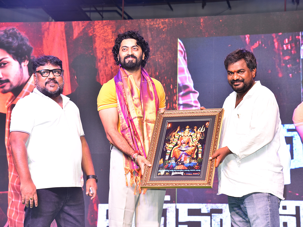 Anakapalli_20Movie_20Pre_20Release_20Event_20HD_20Photos__20_2825_29.jpg 25