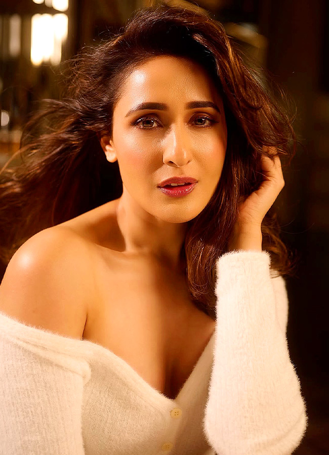 Pragya_20Jaiswal_20_285_29.jpg 5