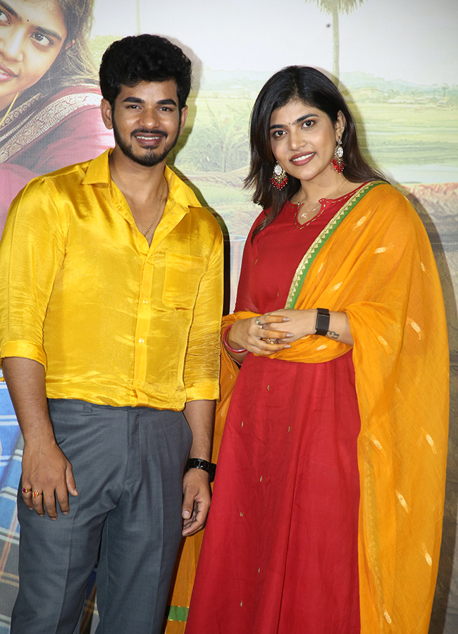 Rithu_20Chowdary_20And_20Demon_20Pavan_20Bangaram_20Song_20launch_20viral_20photos__20_2816_29.jpg 16