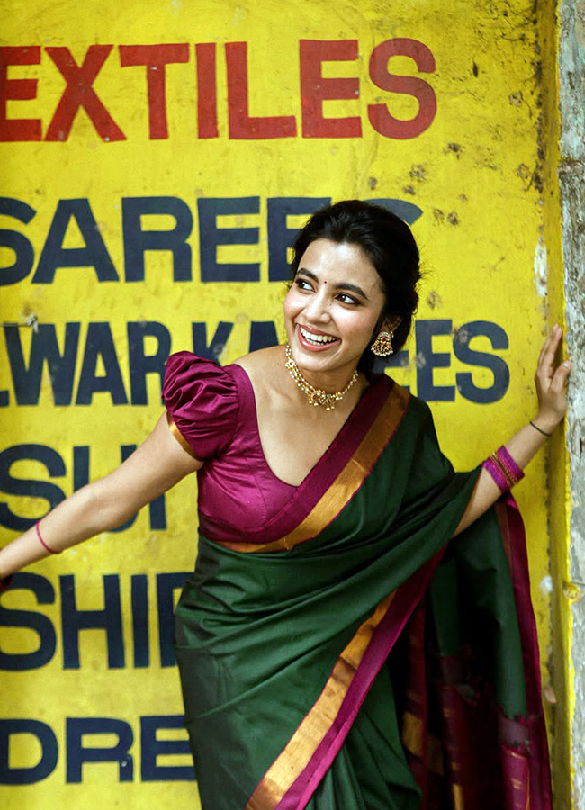 Shivani_20Nagaram_20_2810_29.jpg 10