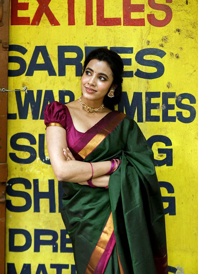 Shivani_20Nagaram_20_2815_29.jpg 15