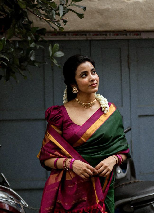 Shivani_20Nagaram_20_285_29.jpg 5