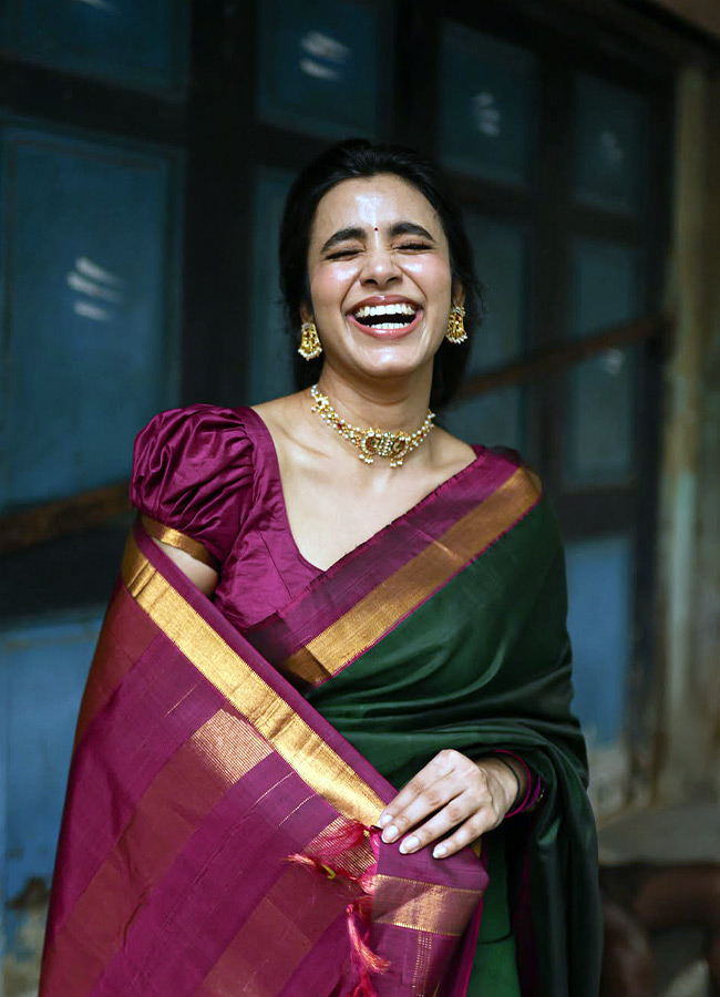 Shivani_20Nagaram_20_286_29.jpg 6
