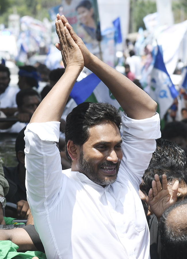 YS_20Jagan_20Mohan_20Reddy_20Visited_20Devarapalli_20in_20East_20Godavari__20_2810_29.jpg 10