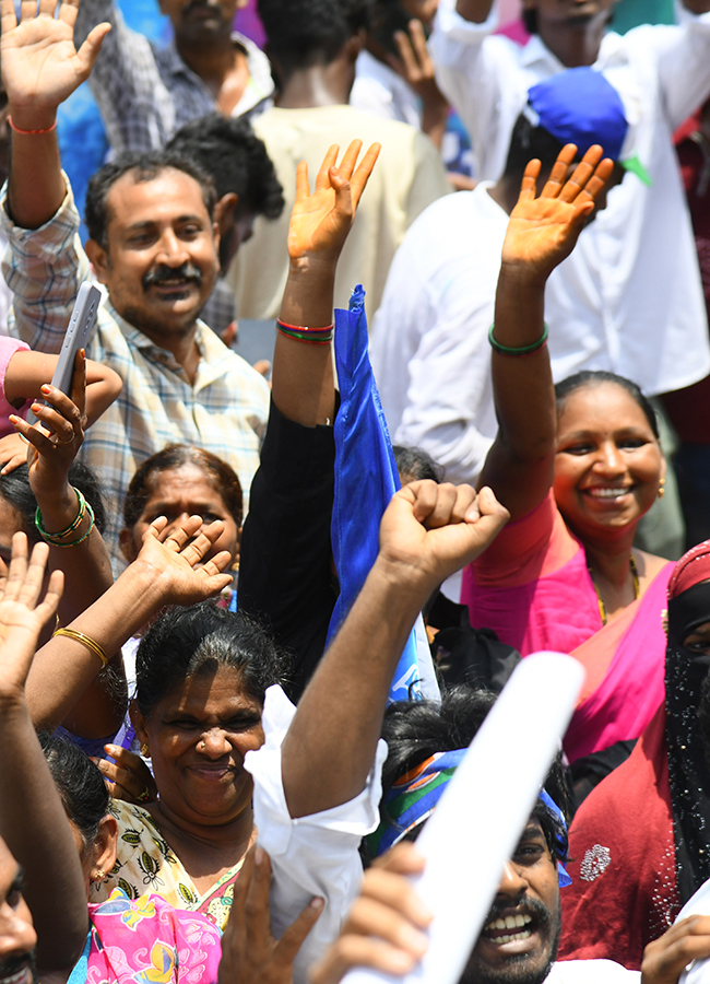 YS_20Jagan_20Mohan_20Reddy_20Visited_20Devarapalli_20in_20East_20Godavari__20_2822_29.jpg 22