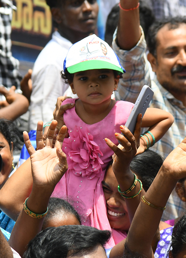 YS_20Jagan_20Mohan_20Reddy_20Visited_20Devarapalli_20in_20East_20Godavari__20_2823_29.jpg 23