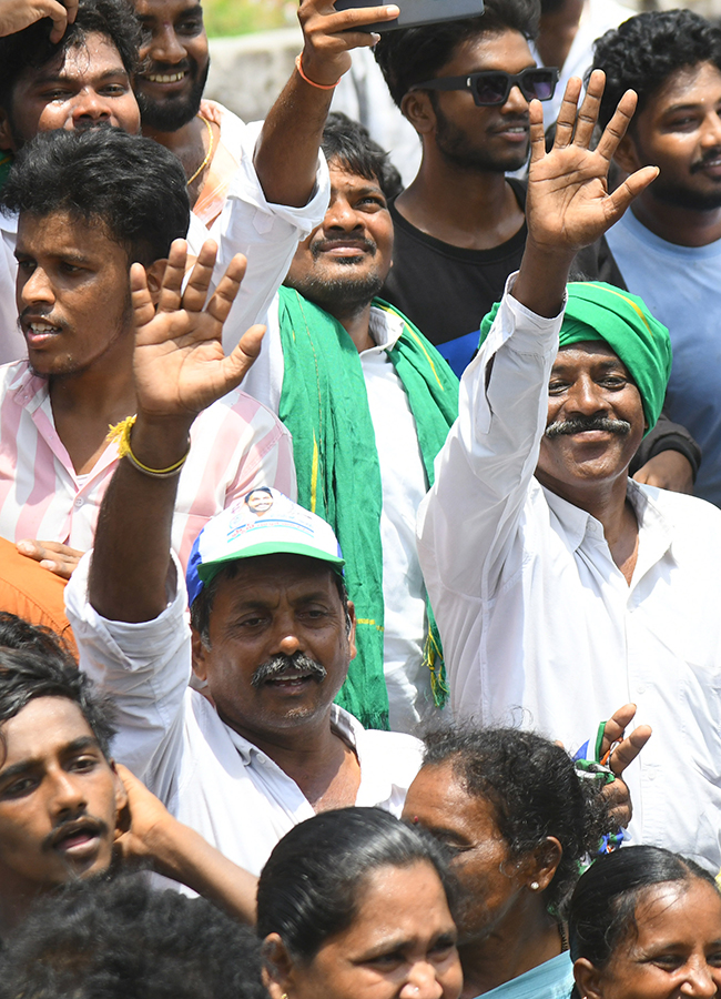 YS_20Jagan_20Mohan_20Reddy_20Visited_20Devarapalli_20in_20East_20Godavari__20_2827_29.jpg 26