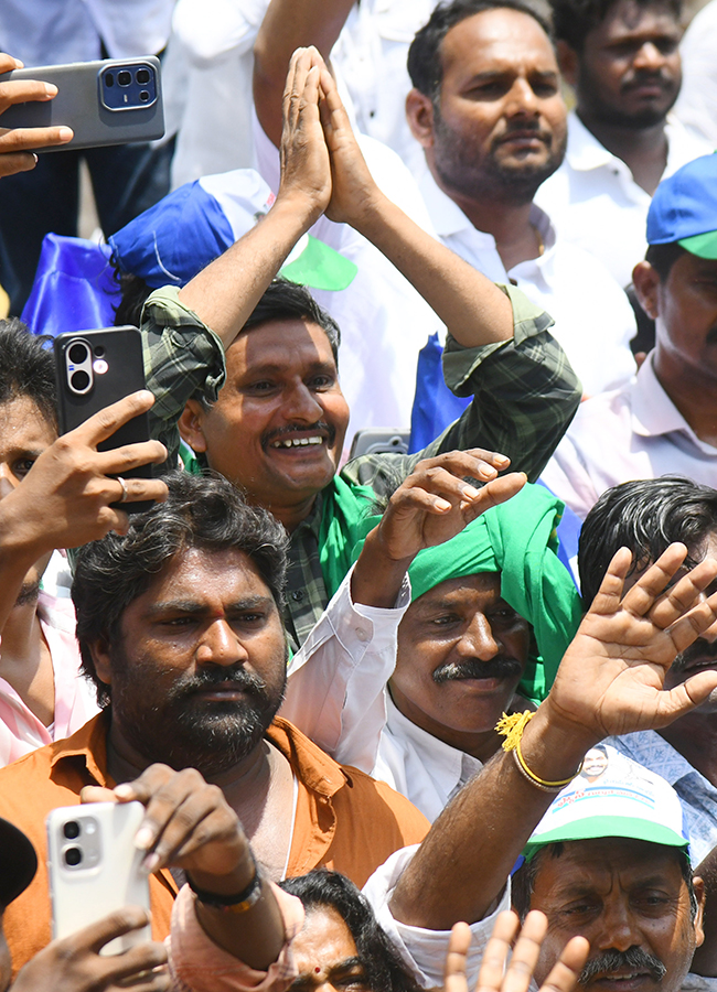 YS_20Jagan_20Mohan_20Reddy_20Visited_20Devarapalli_20in_20East_20Godavari__20_2828_29.jpg 27