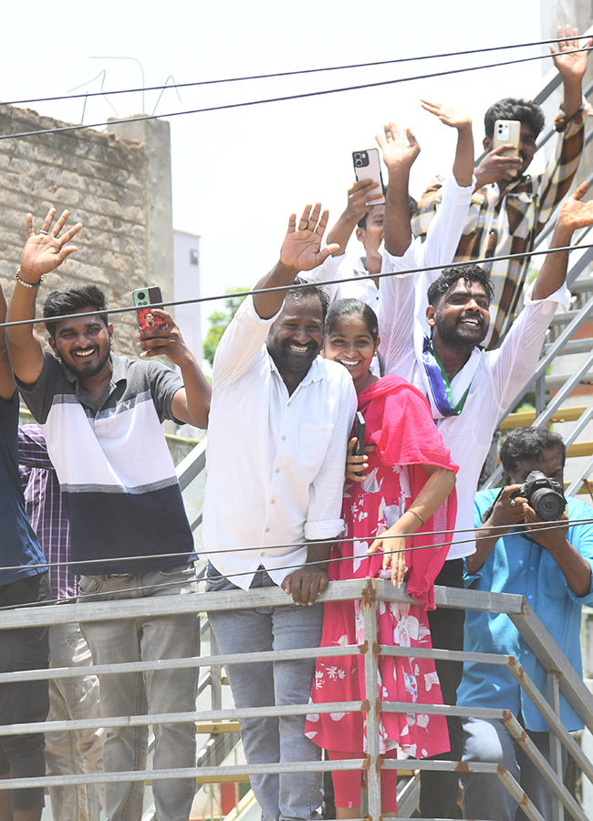 YS_20Jagan_20Mohan_20Reddy_20Visited_20Devarapalli_20in_20East_20Godavari__20_2842_29.jpg 41