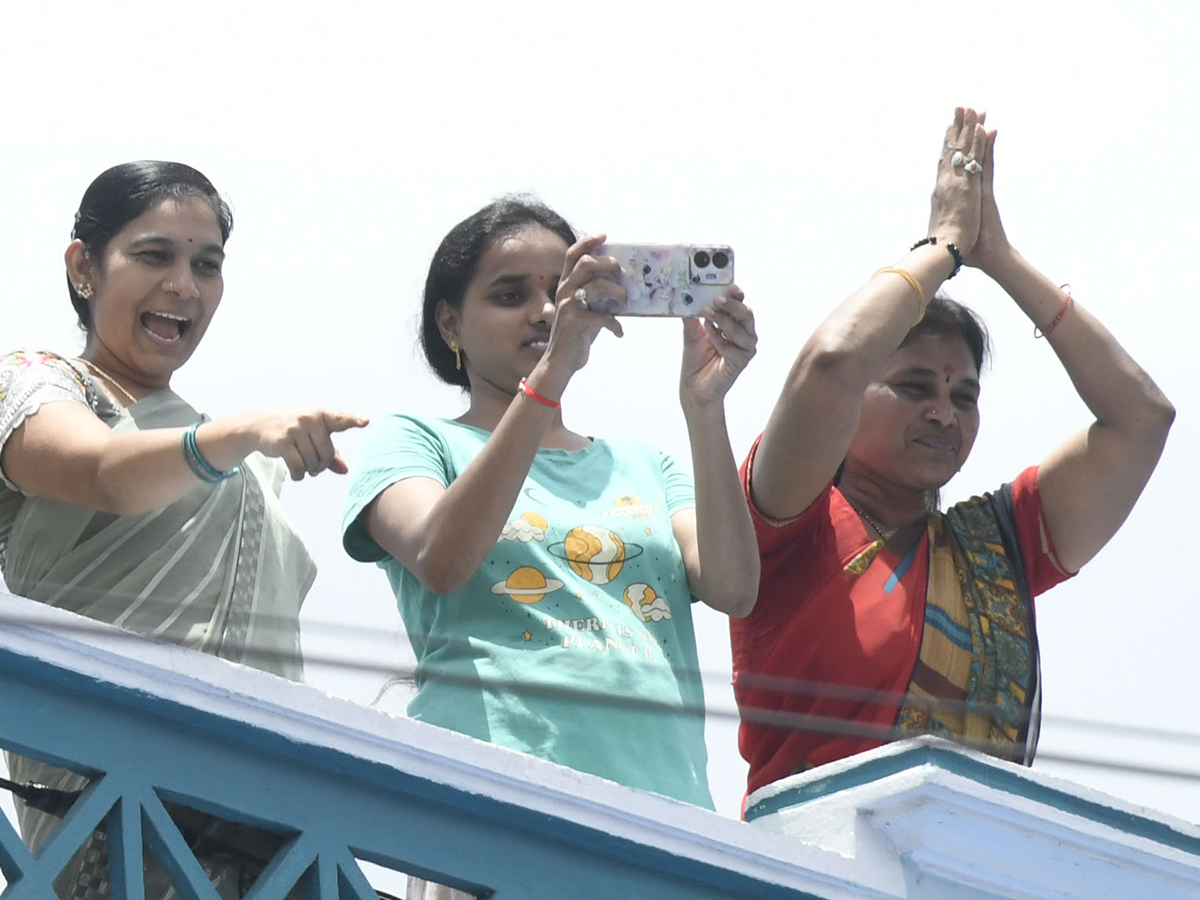 YS_20Jagan_20Mohan_20Reddy_20Visited_20Devarapalli_20in_20East_20Godavari__20_285_29.jpg 5