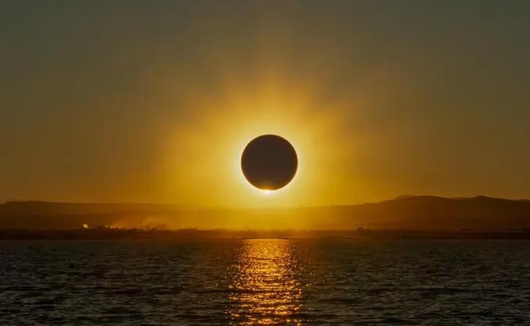 Solar_Eclipse_Today.jpg