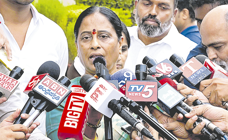 KONDA-SUREKHA-4.jpg