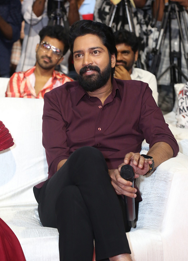 Ramba-Oorvasi-Menaka-Movie-Pre-Release-Event-HD-Photos_-(10).jpg 10