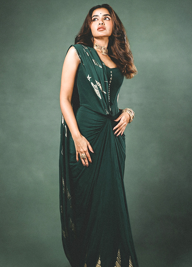 anupama-parameswaran-7.jpg 8