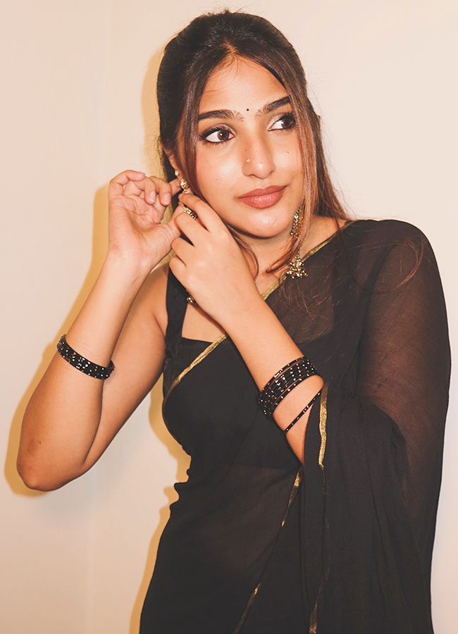 Pranavi-Manukonda-11.jpg 12