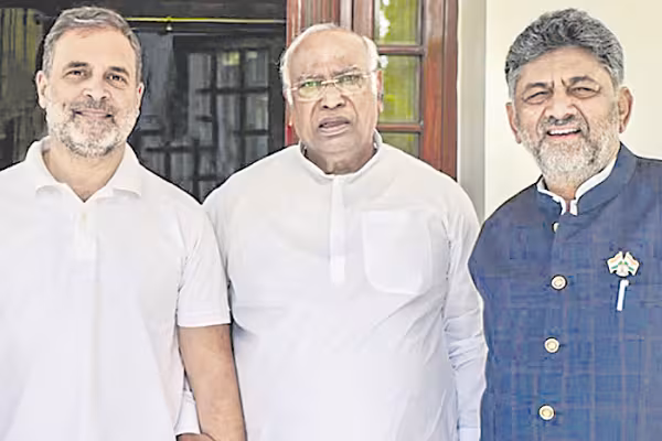 డీకే శివకుమార్ ప్రమాణ స్వీకారం