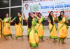 వైరల్&zwnj; వీడియో : 35 మార్కులతో జస్ట్&zwnj; పాస్&zwnj;.. ఈ పేరెంట్స్&zwnj; ఆనందానికి అవధుల్లేవ్&zwnj; మరి!