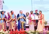 ప్రజలతో సున్నితంగా వ్యవహరించండి