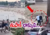ఉగ్రమూకపై తిరగబడి.. వైరల్&zwnj; వీడియో