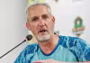 అవమానించారు: పాక్&zwnj; క్రికెట్&zwnj; బోర్డుపై మాజీ హెడ్&zwnj;కోచ్&zwnj; ఫైర్&zwnj;