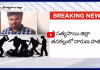పోలీసుల ఎదుటే.. వేట కొడవళ్లతో..!
