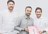 &lsquo;జగన్నాథుని జనయాత్ర&rsquo; పుస్తకాన్ని ఆవిష్కరించిన వైఎస్&zwnj; జగన్&zwnj;