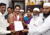 వైఎస్&zwnj; జగన్&zwnj;ని కలిసిన ముస్లిం సమైక్య వేదిక ప్రతినిధులు