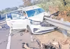 ఘోర ప్రమాదం: రెయిలింగ్&zwnj;లోకి దూసుకెళ్లిన కారు