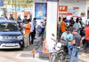 యుద్ధ ప్రభావం: నగరంలో పెట్రోల్ బంకుల వద్ద పెరిగిన రద్దీ..!
