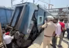 తప్పిన ఘోర  రైలు ప్రమాదం.. కుప్పకూలిన బోగీ 