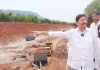 టీడీపీ నేతల అక్రమ తవ్వకాలు.. అడ్డుకున్న జోగి రమేష్&zwnj;