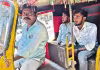కుటుంబ పోషణ కోసం ఆటో నడుపుకుంటున్న సర్పంచ్&zwnj;!