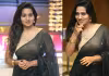 &lsquo;KJQ&rsquo; సినిమా ప్రీ రిలీజ్ వేడుకలో మెరిసిన నటి రేఖా నిరోషా (ఫొటోలు)
