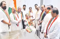 Dharmapuri Srinivas Joins In Congress Party - Sakshi