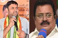 Kalahasthi Naidu And Sudheer Reddy Fights In The Presence of Chandra Babu In Kuppam - Sakshi