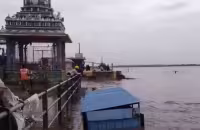 Bhadrachalam: Officers Withdrawal Of Third Hazard Warning Over Floods - Sakshi