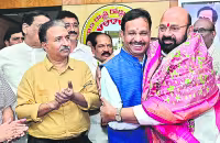 BRS MLA Muthireddy Yadagiri Reddy takes charge as TSRTC Chairman - Sakshi